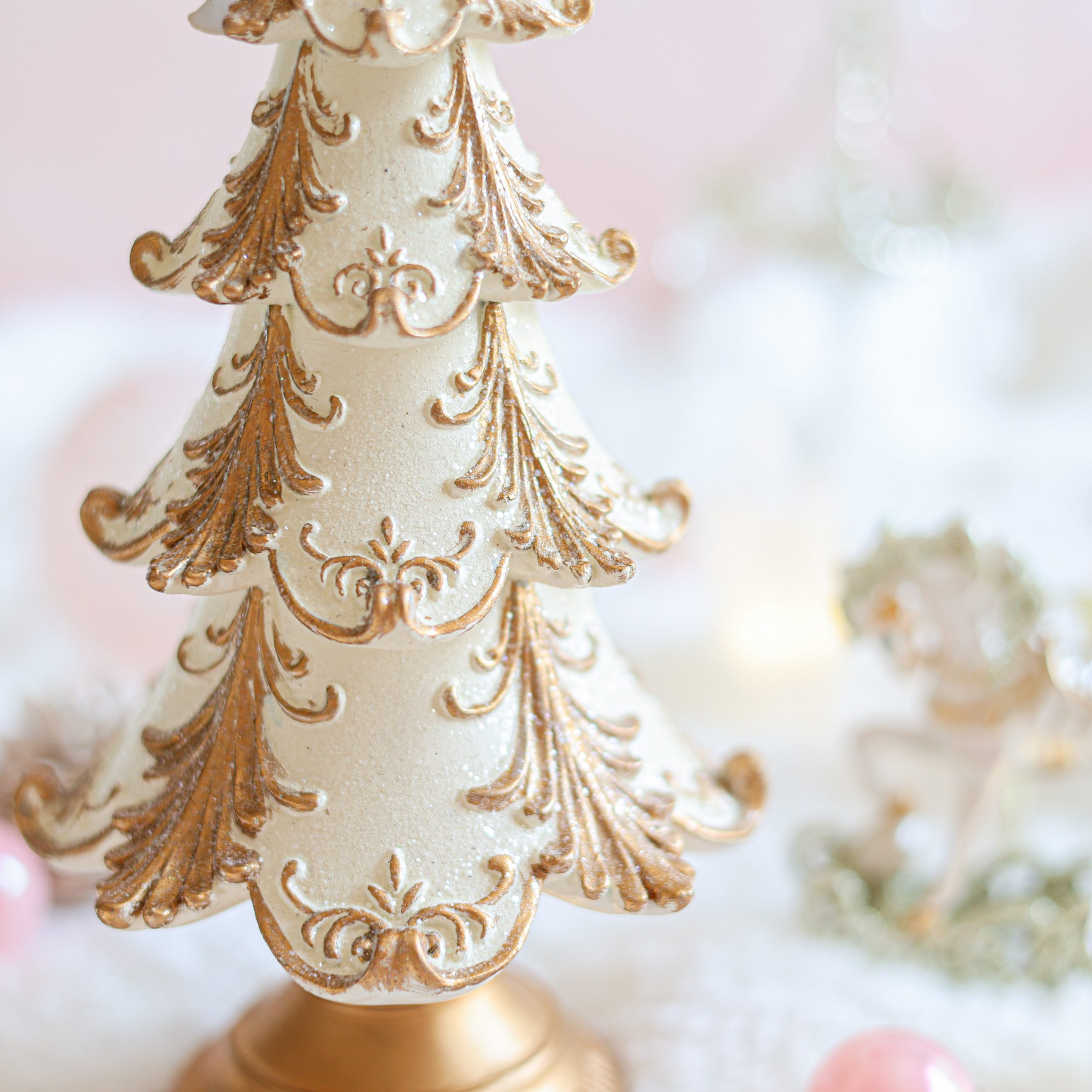 クリスマスアイテム（アンティーククリスマスツリーアップ画像）